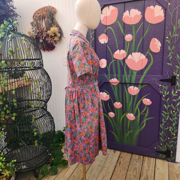 Vintage 1950's Mod Floral Print Shirtwaist Dress, Handmade - Picture 15 of 17